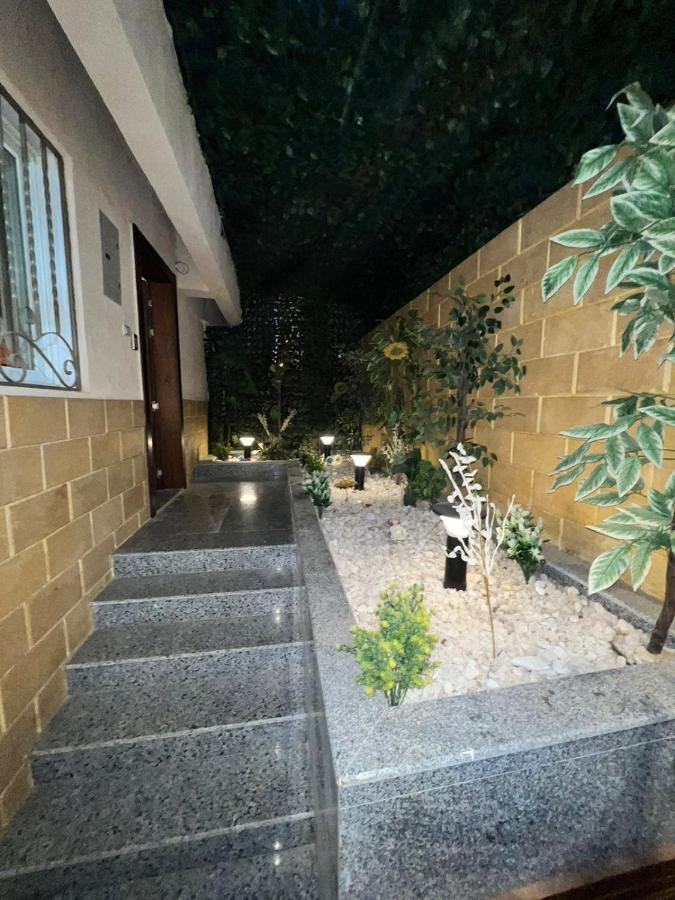 Luxury Flat With Garden And Private Entrance شقة فاخرة بحديقة و مدخل خاص Káhira Exteriér fotografie