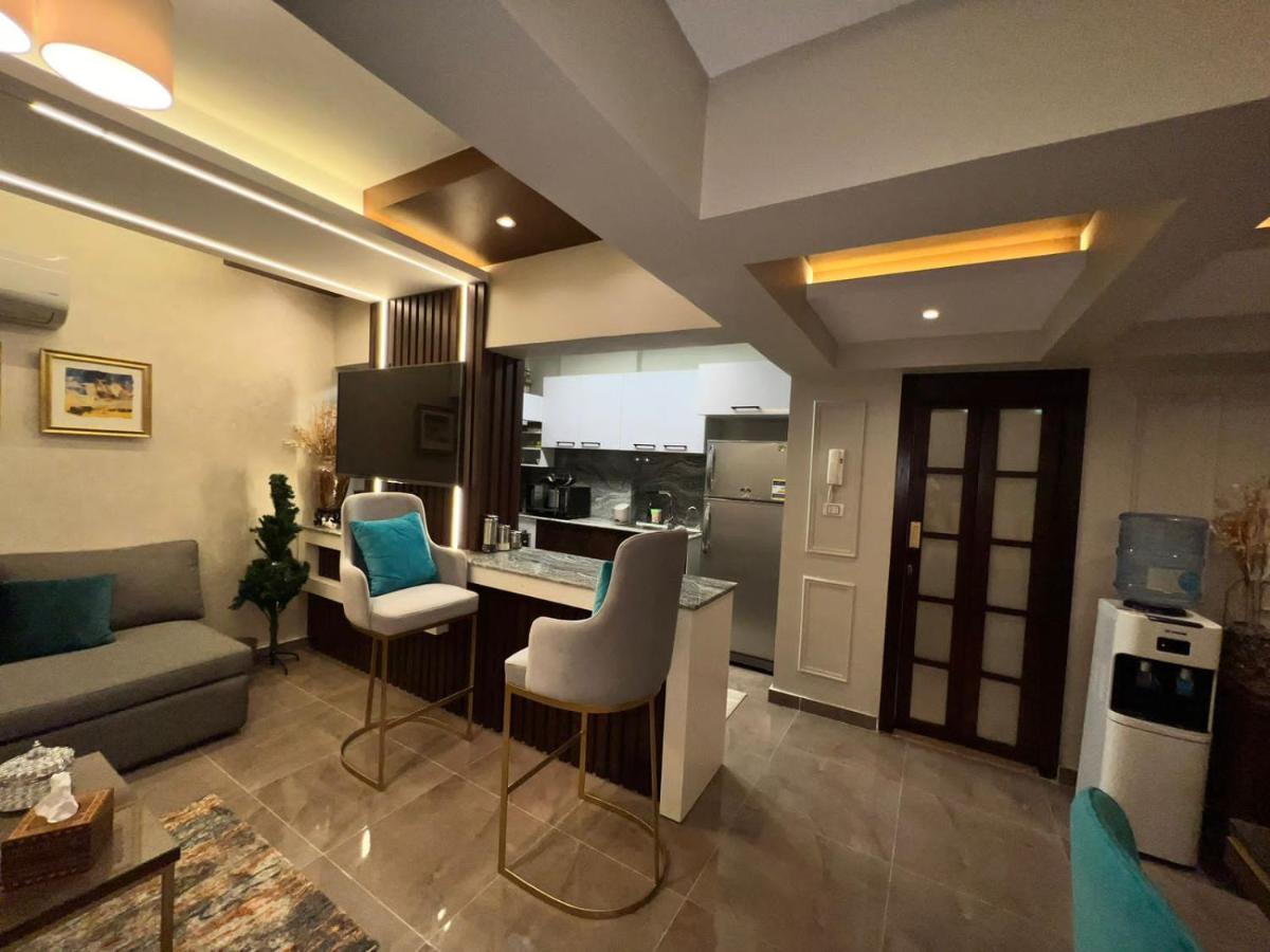 Luxury Flat With Garden And Private Entrance شقة فاخرة بحديقة و مدخل خاص Káhira Exteriér fotografie