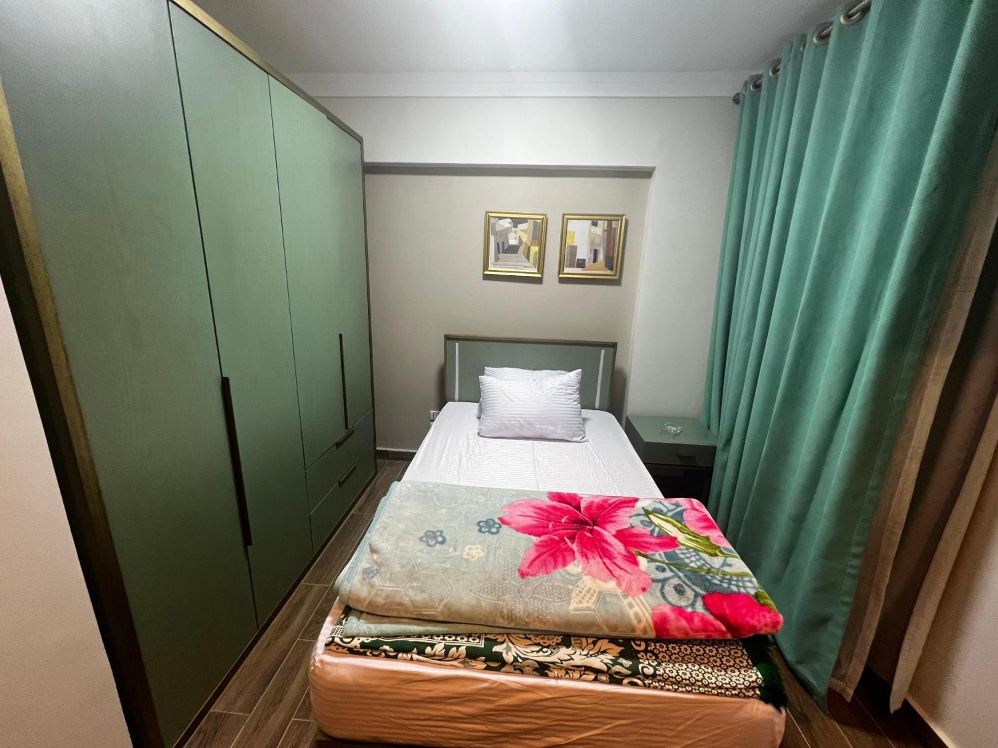 Luxury Flat With Garden And Private Entrance شقة فاخرة بحديقة و مدخل خاص Káhira Exteriér fotografie